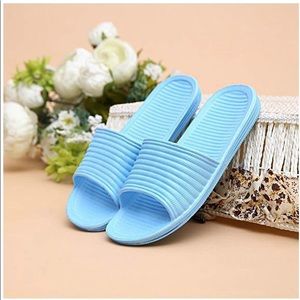 Anti-slip beach sandals